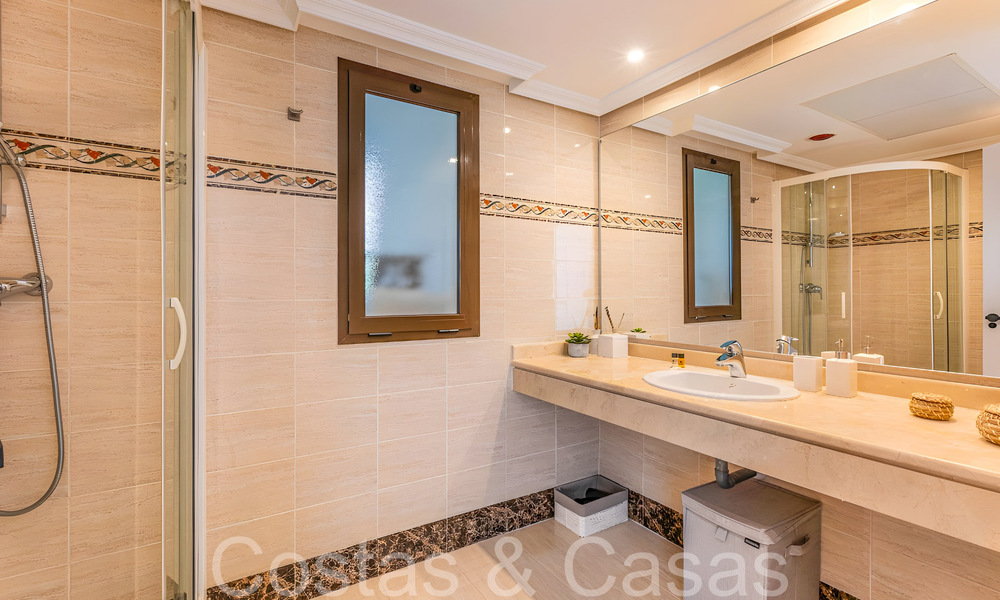 Instapklaar luxe penthouse met magnifiek uitzicht op de golfbaan en de Middellandse Zee te koop in Benahavis - Marbella 69614