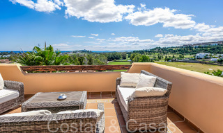 Instapklaar luxe penthouse met magnifiek uitzicht op de golfbaan en de Middellandse Zee te koop in Benahavis - Marbella 69626 