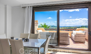 Instapklaar luxe penthouse met magnifiek uitzicht op de golfbaan en de Middellandse Zee te koop in Benahavis - Marbella 69631 