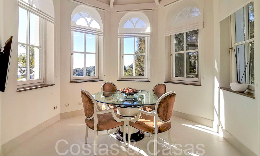 Klassieke Mediterrane villa met adembenemend zeezicht te koop, in het exclusieve La Zagaleta resort in Benahavis - Marbella 69745