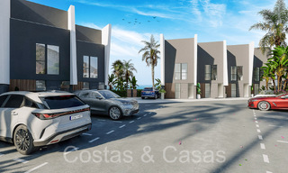 Opportuniteit! Moderne innovatieve rijhuizen met privétuin en zeezicht te koop in Fuengirola, Costa del Sol 70176 