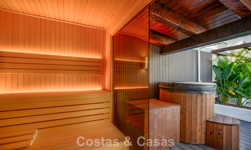 Luxe penthouse te koop in een hoogstaand strandcomplex op wandelafstand van Estepona centrum 774272