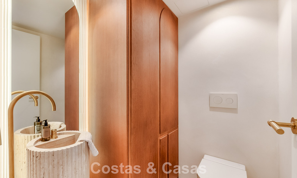 Luxe penthouse te koop in een hoogstaand strandcomplex op wandelafstand van Estepona centrum 774294