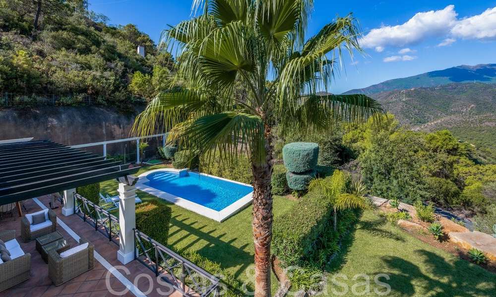 Spaanse luxevilla met schitterend uitzicht te koop, genesteld in het groen van Istan, Costa del Sol 70409
