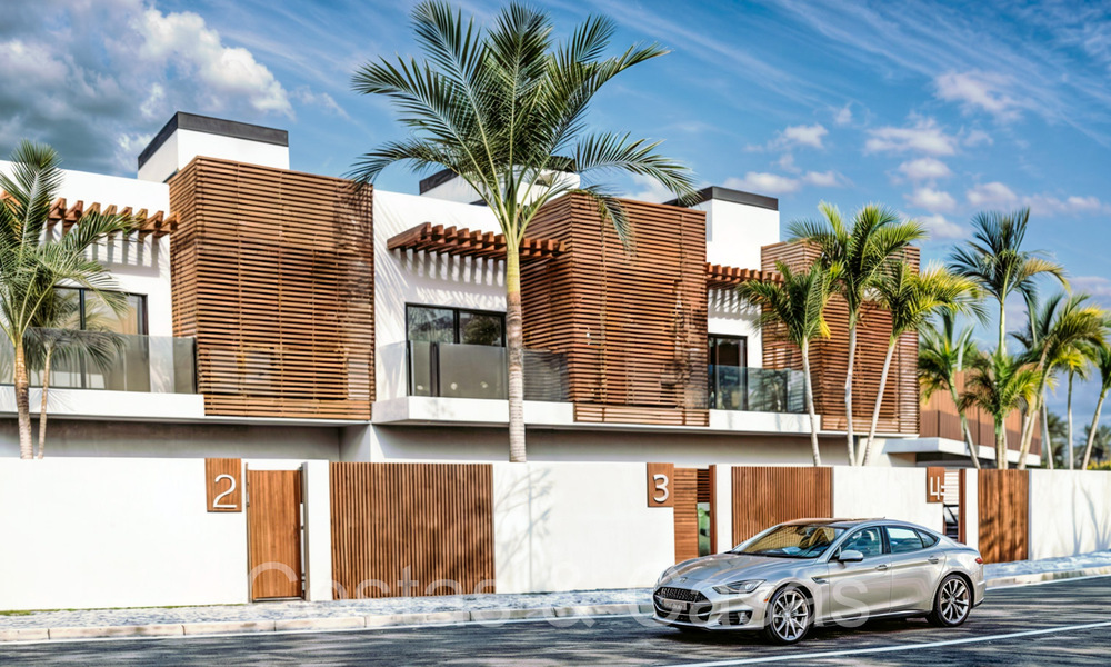 Nieuwe ontwikkeling van townhouses te koop grenzend aan de golfbaan in Estepona 70542