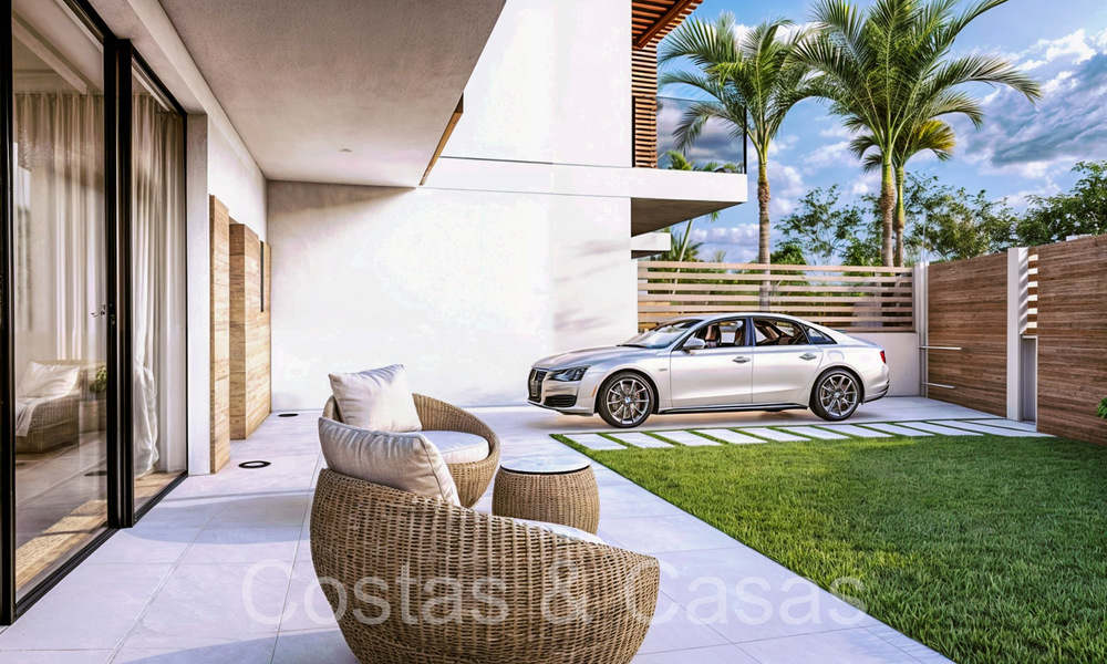 Nieuwe ontwikkeling van townhouses te koop grenzend aan de golfbaan in Estepona 70564