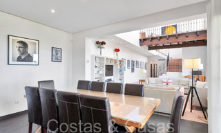 Tijdloze Spaanse luxevilla met panoramisch zeezicht te koop in een beveiligde urbanisatie van Marbella - Benahavis 71583 