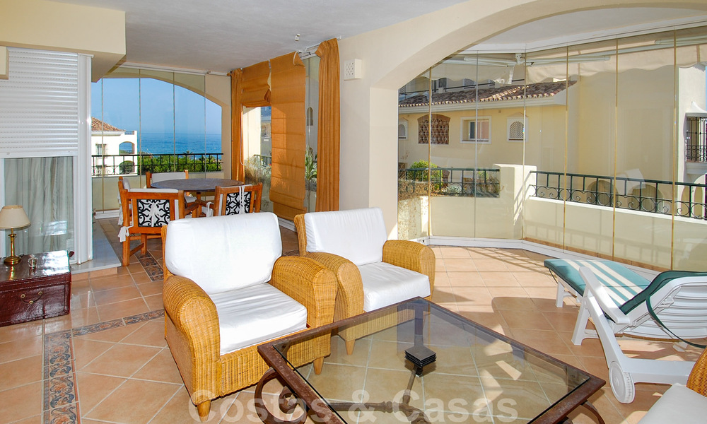 Luxe appartementen te koop aan of vlak bij het strand in Elviria, Marbella oost 31027