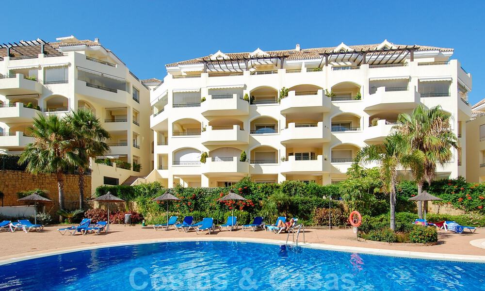 Luxe appartementen te koop aan of vlak bij het strand in Elviria, Marbella oost 31042