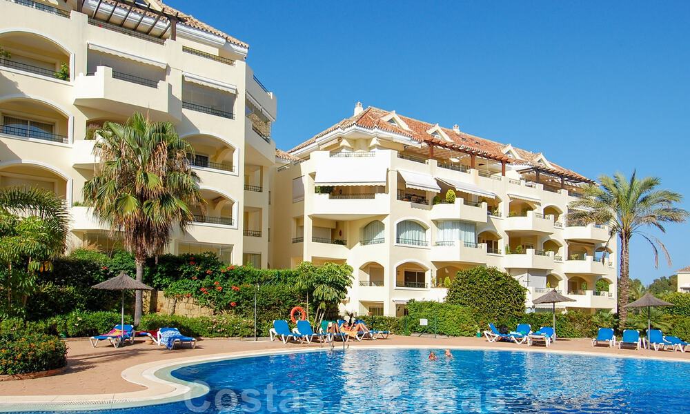 Luxe appartementen te koop aan of vlak bij het strand in Elviria, Marbella oost 31043