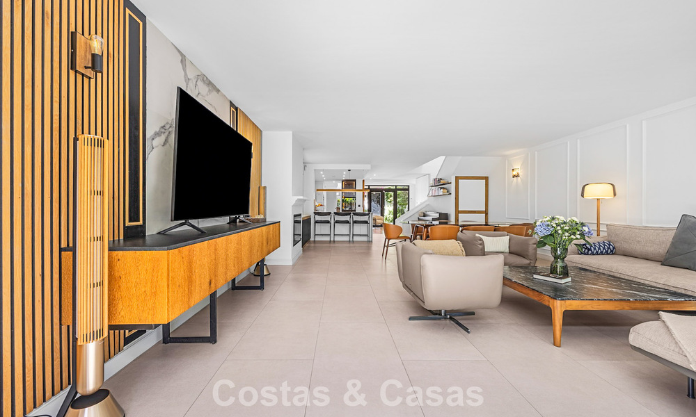 Huizen te koop in een beveiligde urbanisatie, omgeven door de Aloha golfbaan in Nueva Andalucia, Marbella 805058