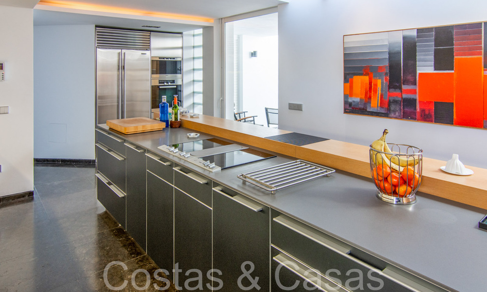 Huizen te koop in een beveiligde urbanisatie, omgeven door de Aloha golfbaan in Nueva Andalucia, Marbella 805066