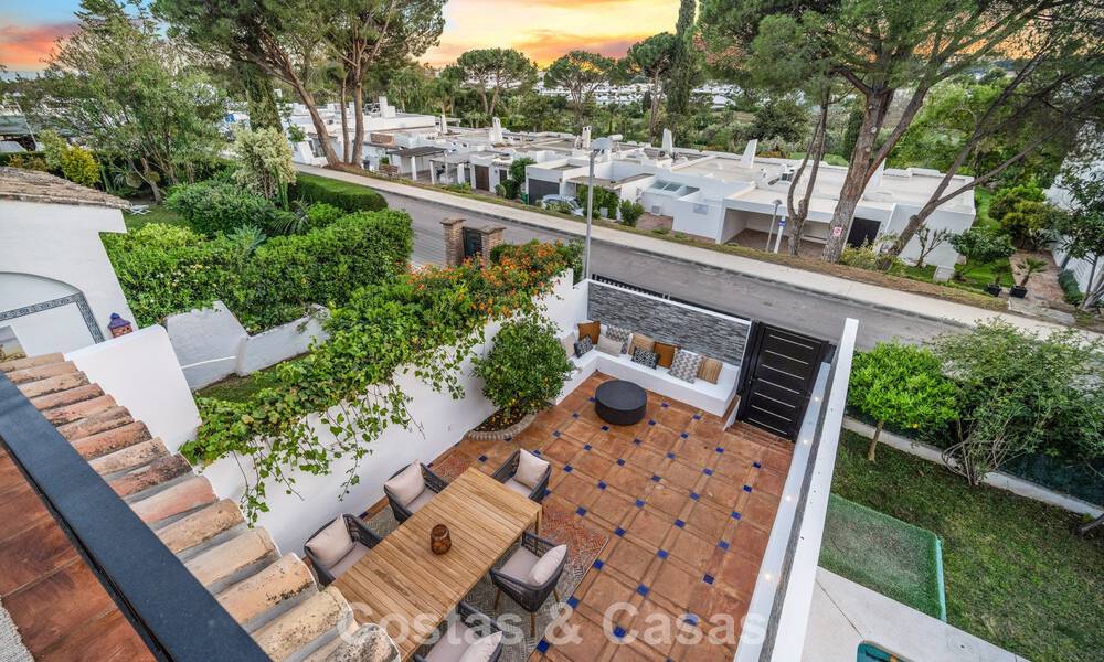 Huizen te koop in een beveiligde urbanisatie, omgeven door de Aloha golfbaan in Nueva Andalucia, Marbella 805070