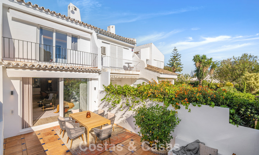 Huizen te koop in een beveiligde urbanisatie, omgeven door de Aloha golfbaan in Nueva Andalucia, Marbella 805071
