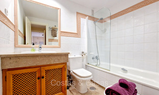 Appartement te koop op loopafstand van Puerto Banus en het strand in Nueva Andalucia, Marbella 73094 