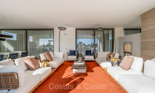 Instapklaar, prestigieus duplex appartement te koop in een chique resort-stijl complex o/d Golden Mile van Marbella 73833 
