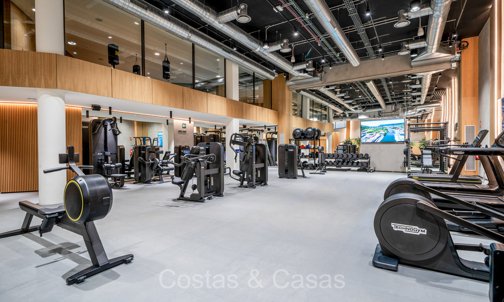 Instapklaar, prestigieus duplex appartement te koop in een chique resort-stijl complex o/d Golden Mile van Marbella 73838