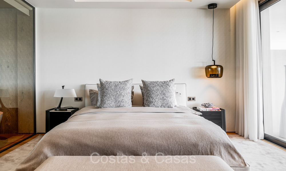 Instapklaar, prestigieus duplex appartement te koop in een chique resort-stijl complex o/d Golden Mile van Marbella 73850