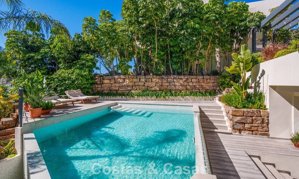Instapklare, luxevilla te koop op loopafstand van een prachtig golfclubhuis op de New Golden Mile tussen Marbella - Estepona 805988
