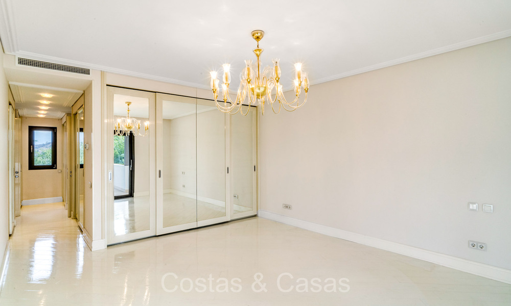 Eersteklas mediterrane villa te koop in een exclusief complex op de Golden Mile van Marbella 74162