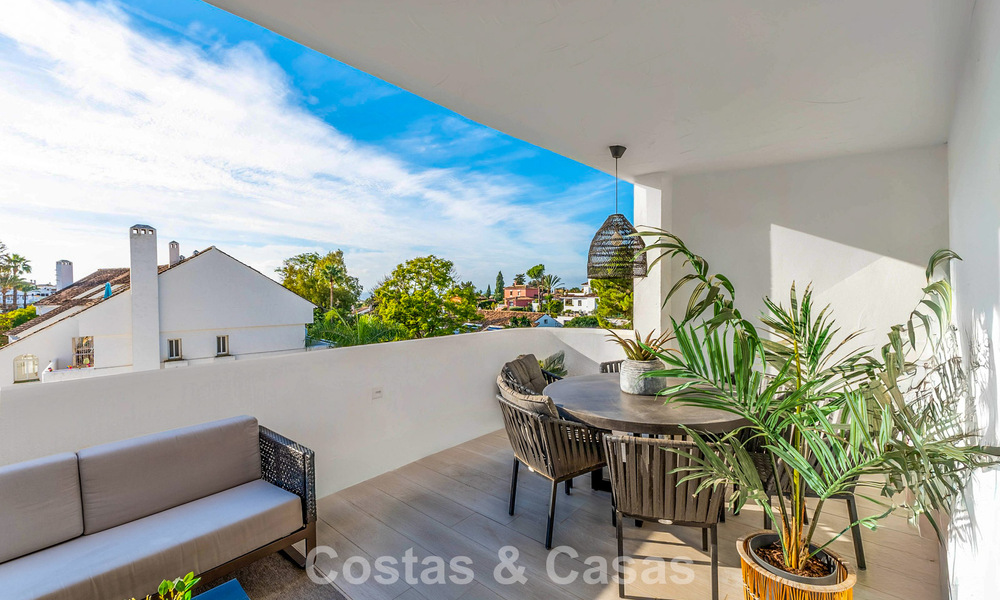 Contemporain gerenoveerd appartement op loopafstand van alle voorzieningen en het strand in Nueva Andalucia, Marbella 74650