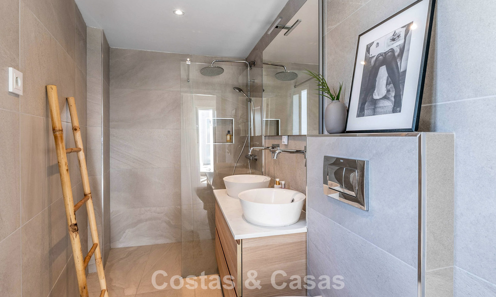 Contemporain gerenoveerd appartement op loopafstand van alle voorzieningen en het strand in Nueva Andalucia, Marbella 74659