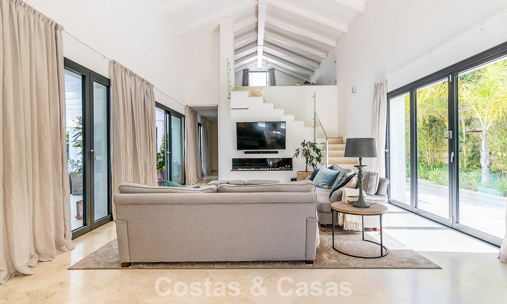 Luxevilla met tijdloos-Mediterraan design te koop in een gewilde golfomgeving van Nueva Andalucia, Marbella 773722