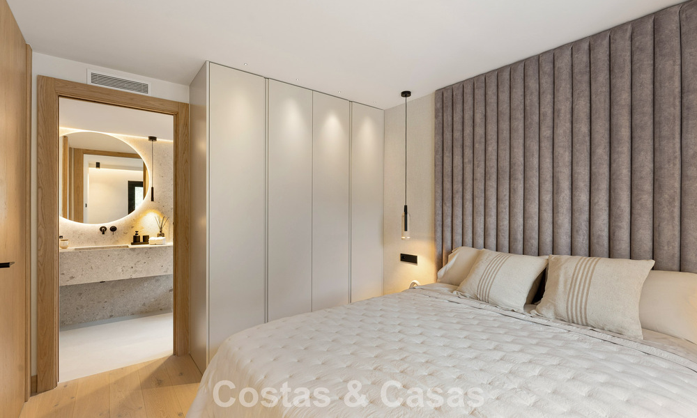 Modern gerenoveerd luxe appartement te koop met panoramisch zeezicht in Nueva Andalucia’ golfvallei, Marbella 773778