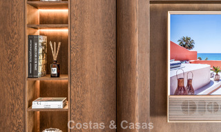 Luxueus gerenoveerd appartement met zeezicht te koop in een exclusief strandcomplex in Los Monteros, Marbella Oost 778330 
