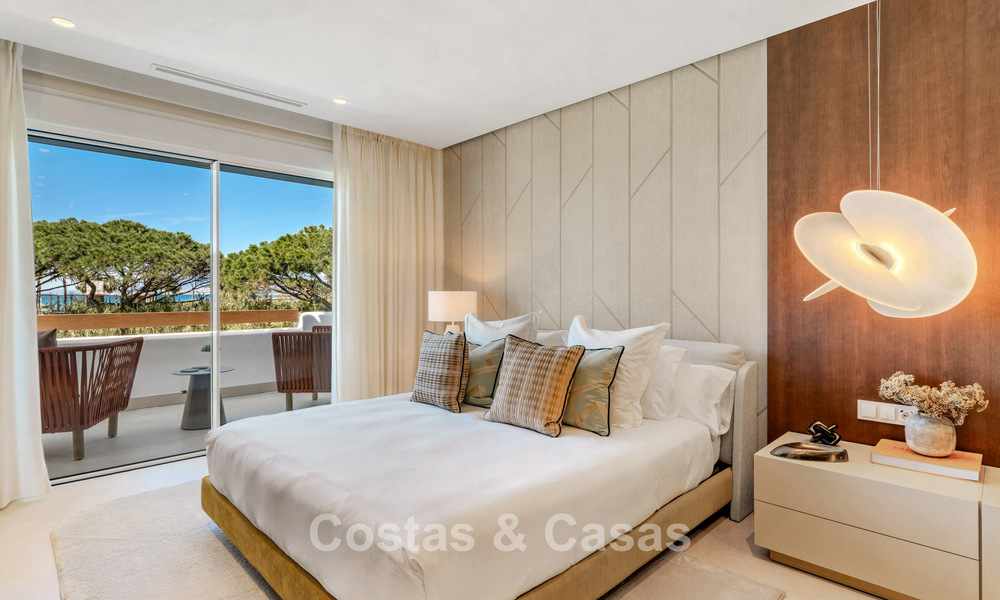 Luxueus gerenoveerd appartement met zeezicht te koop in een exclusief strandcomplex in Los Monteros, Marbella Oost 778340