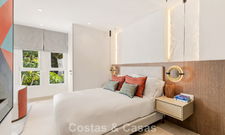 Luxueus gerenoveerd appartement met zeezicht te koop in een exclusief strandcomplex in Los Monteros, Marbella Oost 778341 