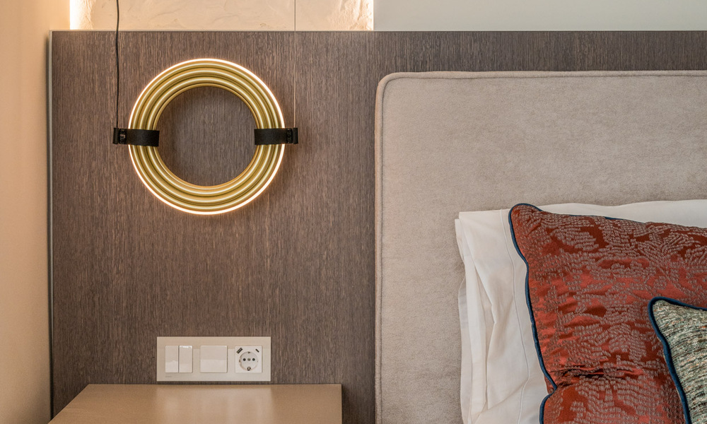 Luxueus gerenoveerd appartement met zeezicht te koop in een exclusief strandcomplex in Los Monteros, Marbella Oost 778349