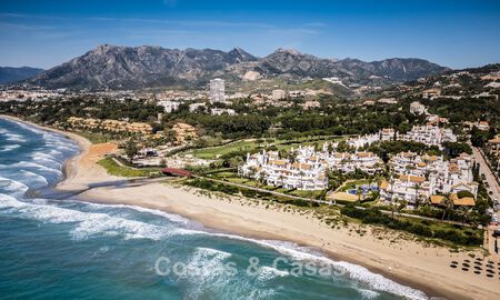 Luxueus gerenoveerd appartement met zeezicht te koop in een exclusief strandcomplex in Los Monteros, Marbella Oost 778350