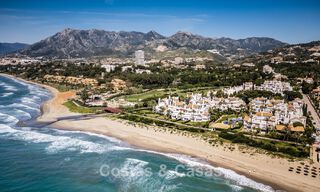 Luxueus gerenoveerd appartement met zeezicht te koop in een exclusief strandcomplex in Los Monteros, Marbella Oost 778350 