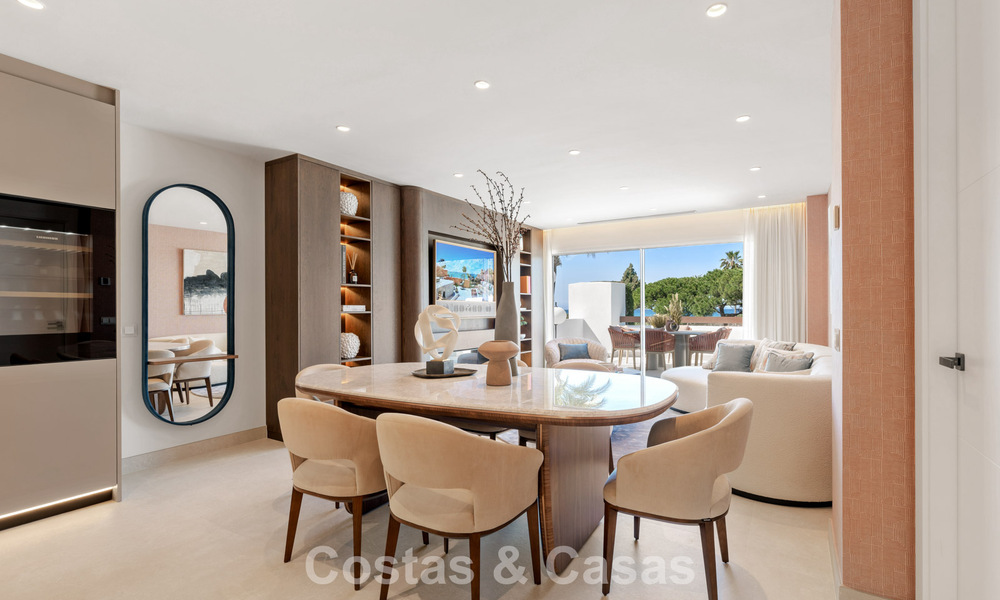 Luxueus gerenoveerd appartement met zeezicht te koop in een exclusief strandcomplex in Los Monteros, Marbella Oost 778369