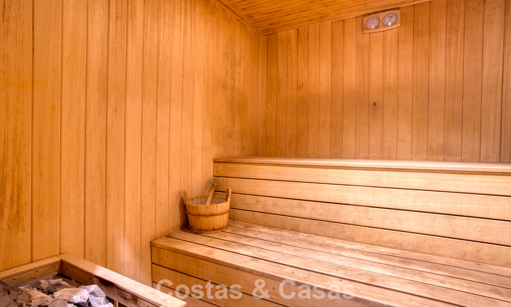 Luxueus duplex appartement te koop met zeezicht in een hoogstaand Sierra Blanca complex op Marbella’s Golden Mile 774583