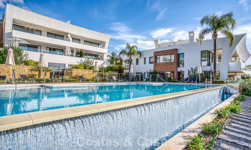 Luxueus duplex appartement te koop met zeezicht in een hoogstaand Sierra Blanca complex op Marbella’s Golden Mile 774594