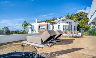 Luxueus duplex appartement te koop met zeezicht in een hoogstaand Sierra Blanca complex op Marbella’s Golden Mile 774601 
