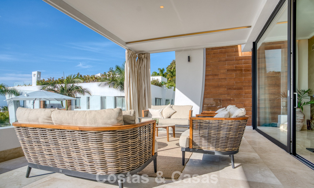 Luxueus duplex appartement te koop met zeezicht in een hoogstaand Sierra Blanca complex op Marbella’s Golden Mile 774611