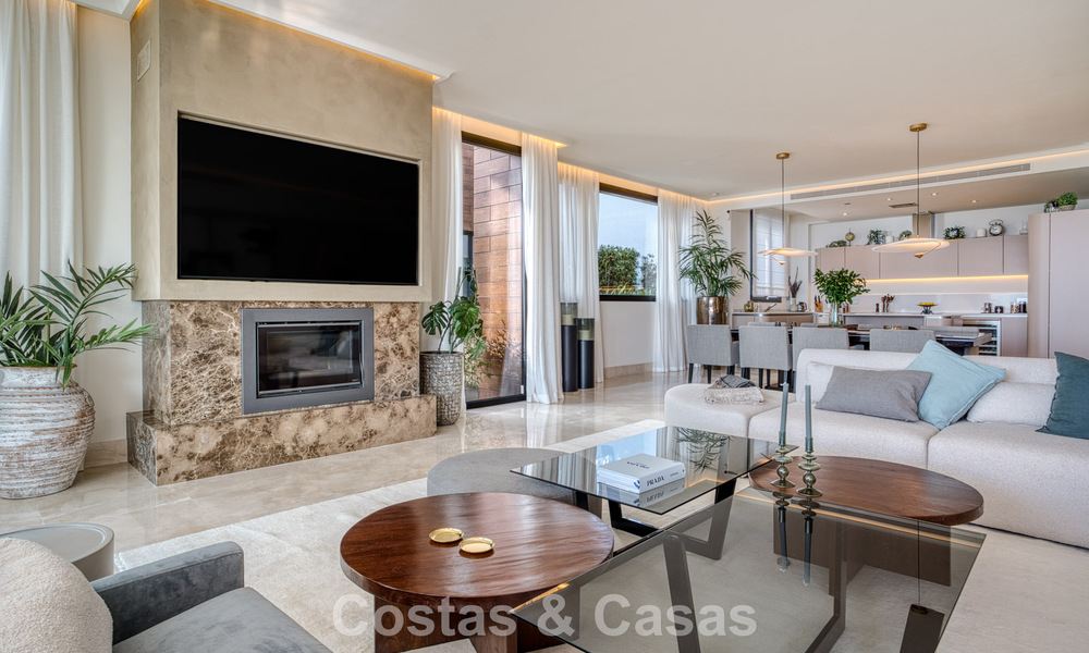 Luxueus duplex appartement te koop met zeezicht in een hoogstaand Sierra Blanca complex op Marbella’s Golden Mile 774614
