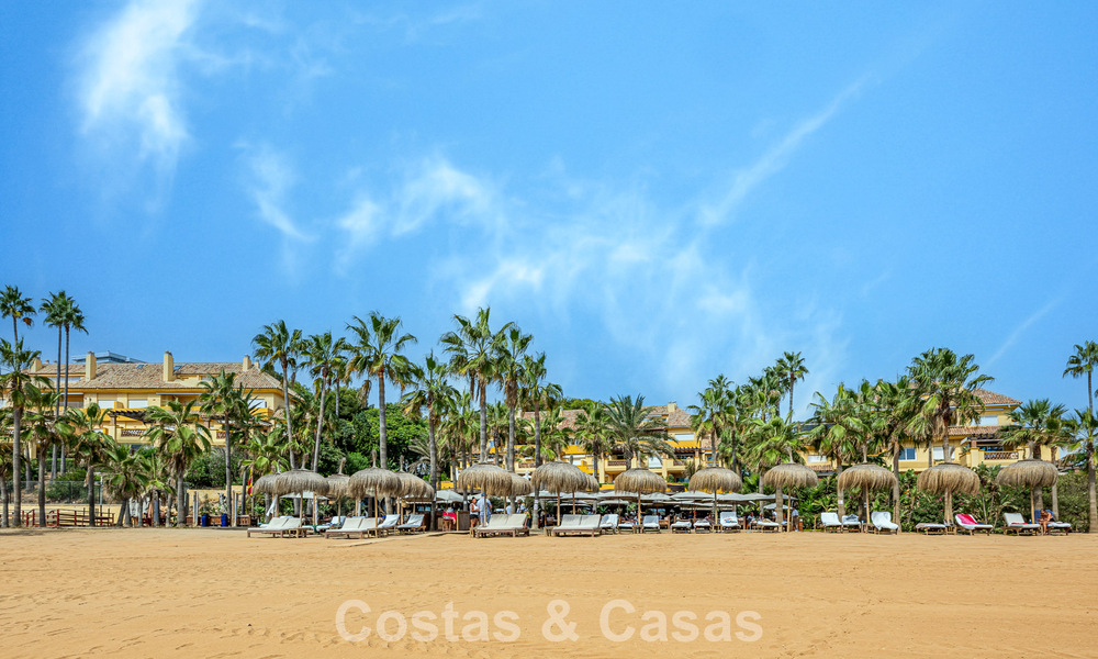 Ruim 3-slaapkamer appartement met panoramisch zeezicht te koop in een strandcomplex ten oosten van Marbella centrum 774629