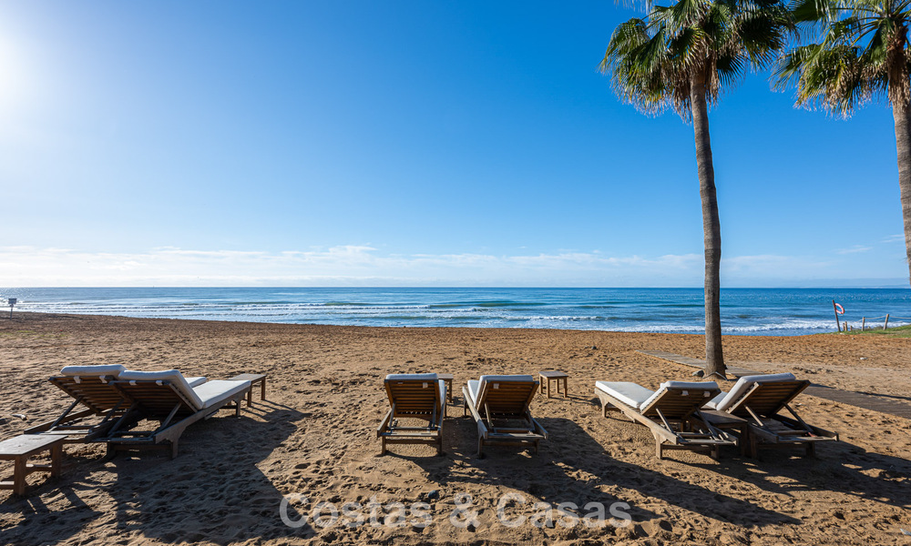 Ruim 3-slaapkamer appartement met panoramisch zeezicht te koop in een strandcomplex ten oosten van Marbella centrum 774650