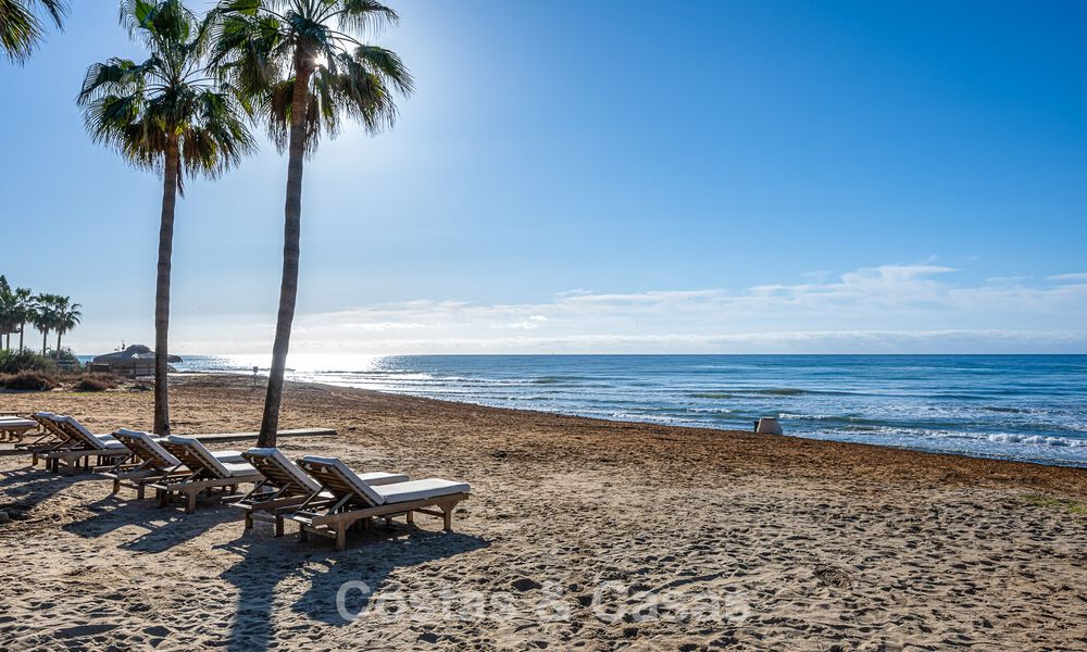 Ruim 3-slaapkamer appartement met panoramisch zeezicht te koop in een strandcomplex ten oosten van Marbella centrum 774651