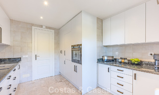 Ruim 3-slaapkamer appartement met panoramisch zeezicht te koop in een strandcomplex ten oosten van Marbella centrum 774685 