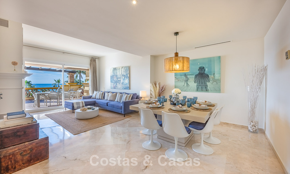 Ruim 3-slaapkamer appartement met panoramisch zeezicht te koop in een strandcomplex ten oosten van Marbella centrum 774689