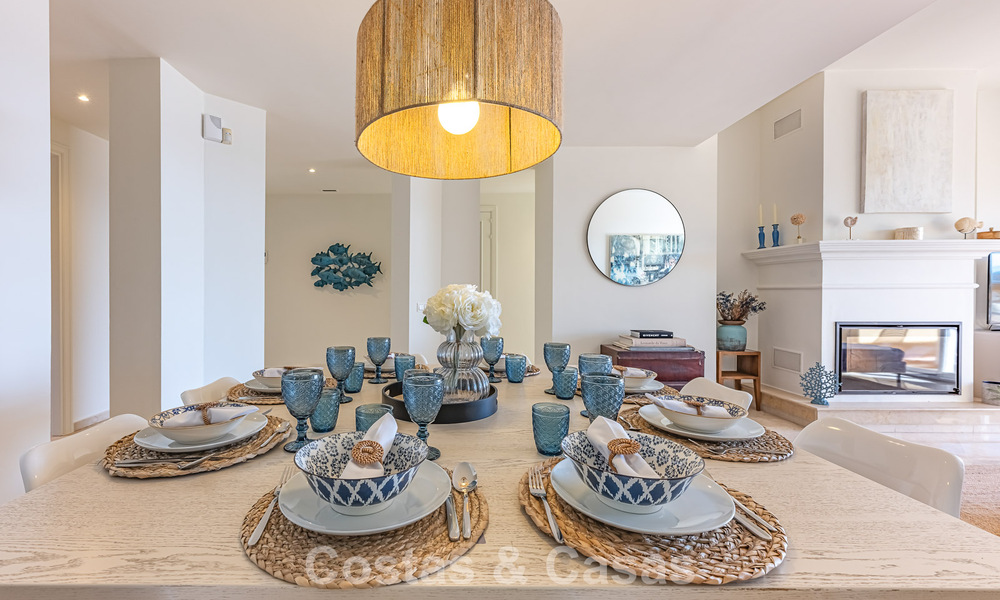 Ruim 3-slaapkamer appartement met panoramisch zeezicht te koop in een strandcomplex ten oosten van Marbella centrum 774694