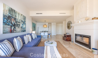 Ruim 3-slaapkamer appartement met panoramisch zeezicht te koop in een strandcomplex ten oosten van Marbella centrum 774695 