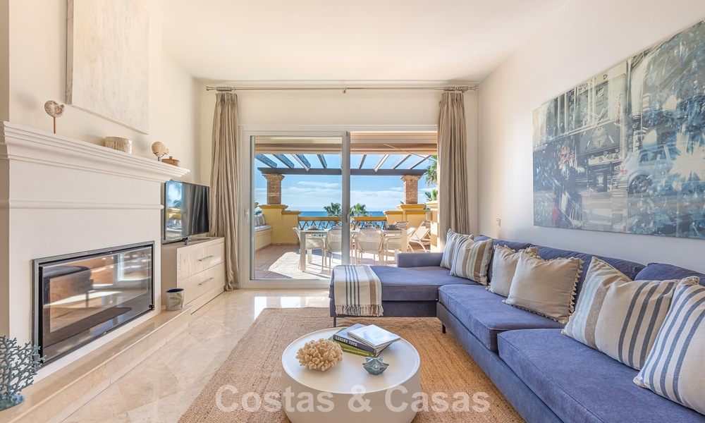 Ruim 3-slaapkamer appartement met panoramisch zeezicht te koop in een strandcomplex ten oosten van Marbella centrum 774698