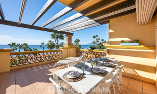 Ruim 3-slaapkamer appartement met panoramisch zeezicht te koop in een strandcomplex ten oosten van Marbella centrum 774700 