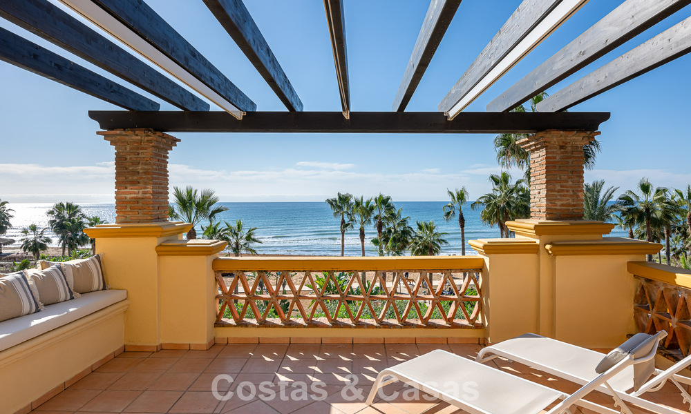 Ruim 3-slaapkamer appartement met panoramisch zeezicht te koop in een strandcomplex ten oosten van Marbella centrum 774703
